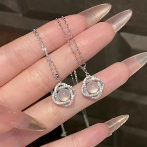 S925 Silver Pearl Full Diamond Pendant Titanium Steel Necklace Feminine and Versatile Light Luxury Style Clavicle Chain